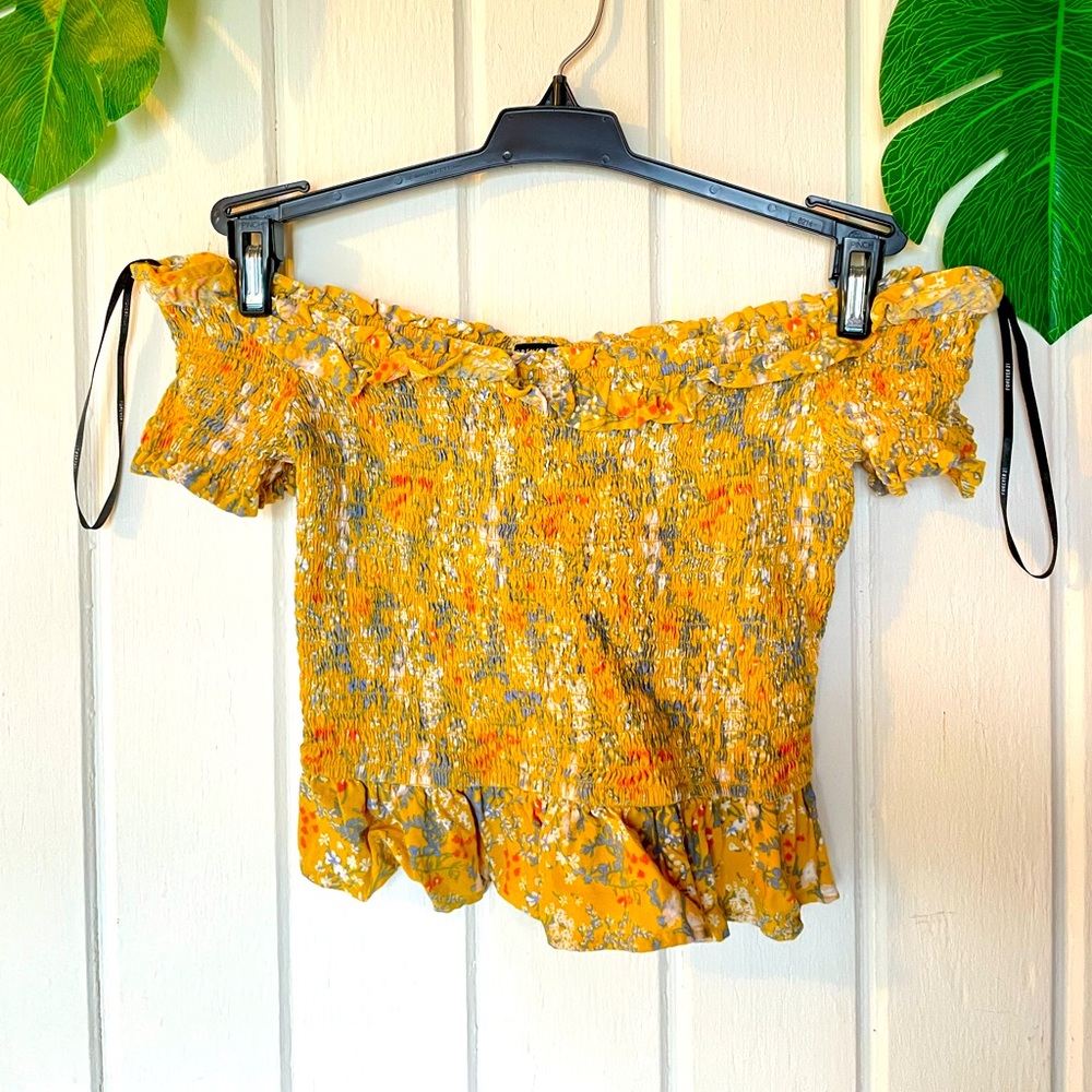 ✨Forever 21 Floral Off the Shoulder Crop Top✨